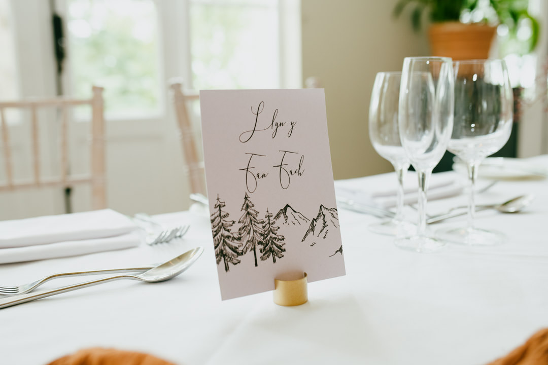 folky wedding table decorations